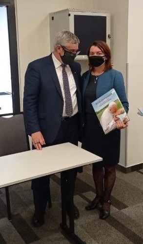 Na zdjęciu nr 3. Poseł Jan Krzysztof Ardanowski i Dyrektor Beata Kaliska. 