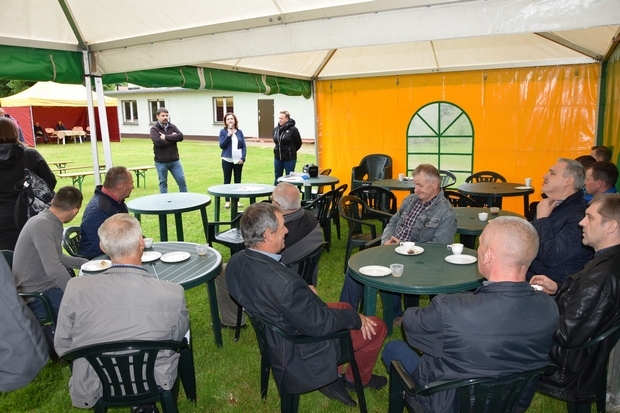 Na zdjęciu	Dyrektor Stacji Beata Kaliska i Natalia Narewska z KPODR witają gości szkolenia