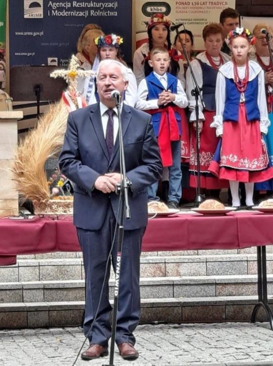 Na zdjęciu czwartym członkowie KPZ PDO na doświadczeniach PDO ze zbożami ozimymi