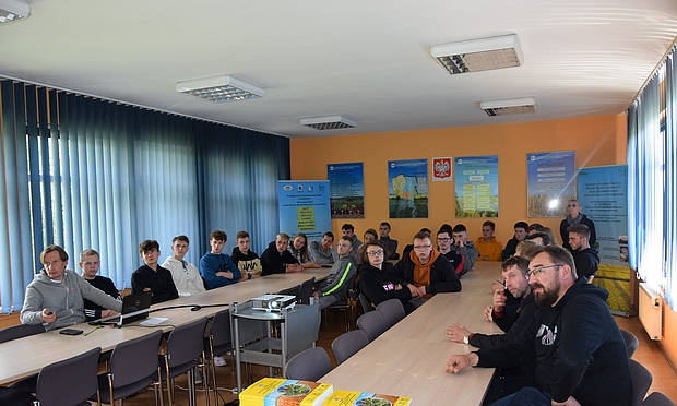 Zdjęcie nr 1 uczniowie Technikum nr 2 w Chojnicach