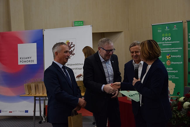 Wręczanie nominacji nowym członkom Zespołu 