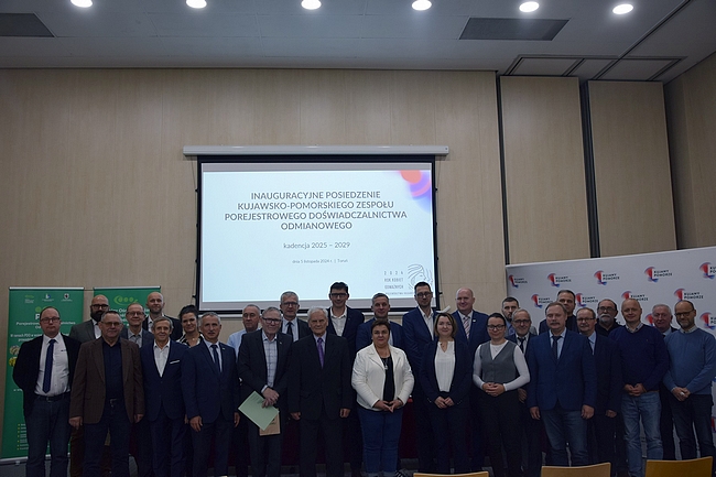 Zdjęcie grupowe całego Zespołu 